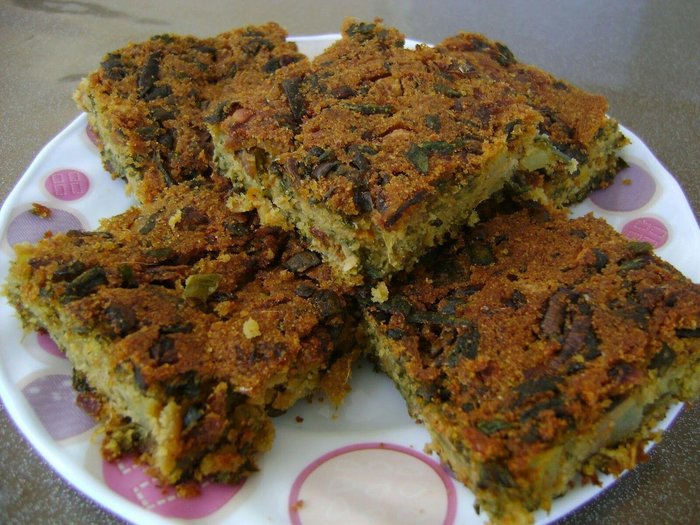 Gerçek Karadeniz usulü Hamsikoli tarifi Mısır ununu demleme tekniği ve bol sebzeli özgün reçetesiyle asla kurumayan tam kıvamında hamsili