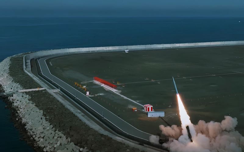 Hipersonik Tayfun Füzesi Türkiye'nin ikinci (J600T'den sonra) kısa menzilli balistik füzesidir.